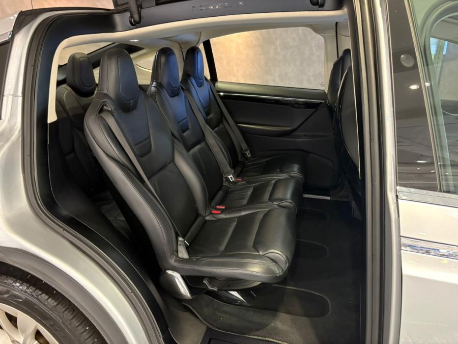 Model X 75D - Image 4
